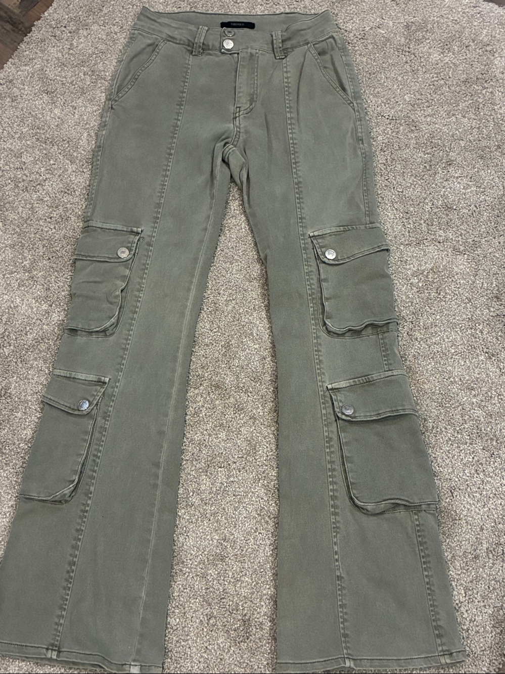 Forever 21 Flare Cargo Jeans S
